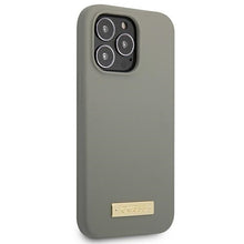 Заредете изображение във визуализатора на галерията – Original Case GUESS Silicone Logo Plate MagSafe GUHMP13LSPLG for Iphone 13 Pro grey
