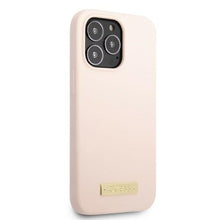 Заредете изображение във визуализатора на галерията – Original Case GUESS Silicone Logo Plate MagSafe GUHMP13LSPLP for Iphone 13 Pro pink
