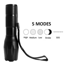 Заредете изображение във визуализатора на галерията – LED Zoom Flashlight LT1
