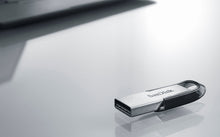 Заредете изображение във визуализатора на галерията – Pendrive SANDISK metal ULTRA FLAIR USB 3.0 - 64 GB
