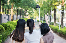 Заредете изображение във визуализатора на галерията – REMAX Selfies holder - RP-P5 - wired - Pink
