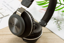 Заредете изображение във визуализатора на галерията – GJBY headphones - AUDIO EXTRA BASS GJ-25 with microphone Green
