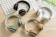 Заредете изображение във визуализатора на галерията – GJBY headphones - AUDIO EXTRA BASS GJ-25 with microphone Green
