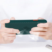 Заредете изображение във визуализатора на галерията – Breath Case for Iphone 11 Pro Green
