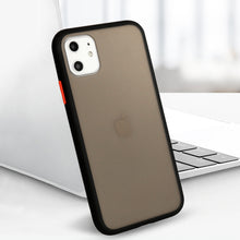 Заредете изображение във визуализатора на галерията – Vennus Color Button Bumper for 7/8/SE 2020/SE 2022 Black
