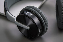 Заредете изображение във визуализатора на галерията – GJBY headphones - BLUETOOTH CA-018 White-grey
