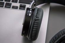 Заредете изображение във визуализатора на галерията – GJBY headphones - BLUETOOTH CA-018 White-grey
