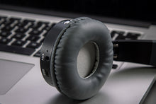 Заредете изображение във визуализатора на галерията – GJBY headphones - BLUETOOTH CA-018 White-grey
