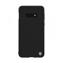 Заредете изображение във визуализатора на галерията – Nillkin Texture гръб - samsung s10e  черен - само за 29.1 лв
