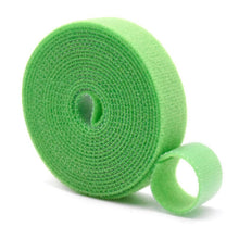 Заредете изображение във визуализатора на галерията – Cables organizer velcro roll 5 metres green
