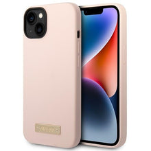 Заредете изображение във визуализатора на галерията – Original Case GUESS Silicone Logo Plate MagSafe GUHMP14SSBPLP for Iphone 14 pink
