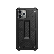 Заредете изображение във визуализатора на галерията – Urban armor gear monarch гръб за iPhone 11 pro carbon fiber - само за 77.3 лв
