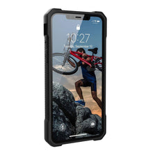 Заредете изображение във визуализатора на галерията – Urban armor gear monarch гръб за iPhone 11 pro max червен - само за 77.3 лв
