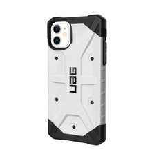 Заредете изображение във визуализатора на галерията – Urban armor gear pathfinder гръб за iPhone 11 бял - само за 55.5 лв
