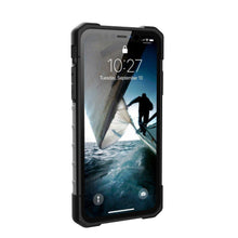 Заредете изображение във визуализатора на галерията – Urban armor gear pathfinder гръб за iPhone 11 бял - само за 55.5 лв
