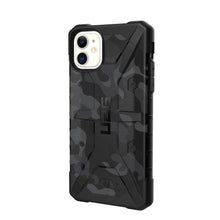 Заредете изображение във визуализатора на галерията – Urban armor gear pathfinder гръб за iPhone 11 midnight camo - само за 64.2 лв
