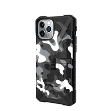 Заредете изображение във визуализатора на галерията – Urban armor gear pathfinder гръб за iPhone 11 pro arctic camo - само за 64.2 лв
