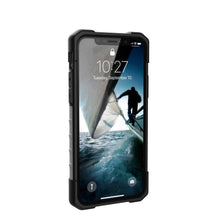 Заредете изображение във визуализатора на галерията – Urban armor gear pathfinder гръб за iPhone 11 pro бял - само за 55.5 лв
