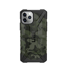 Заредете изображение във визуализатора на галерията – Urban armor gear pathfinder гръб за iPhone 11 pro forest camo - само за 64.2 лв
