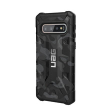 Заредете изображение във визуализатора на галерията – Urban armor gear pathfinder гръб за samsung s10 plus midnight camo - само за 64.2 лв
