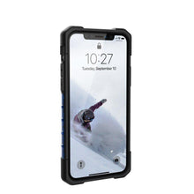 Заредете изображение във визуализатора на галерията – Urban armor gear plasma гръб за iPhone 11 pro кобалт - само за 55.5 лв
