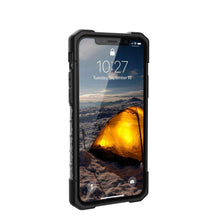 Заредете изображение във визуализатора на галерията – Urban armor gear plasma гръб за iPhone 11 pro прозрачен - само за 55.5 лв
